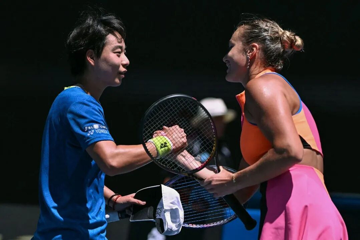 开云娱乐-和萨巴伦卡交手“很爽！”|白卓璇|阿丽娜·萨巴伦卡|网球比赛|澳网|女单_新浪体育_新浪新闻